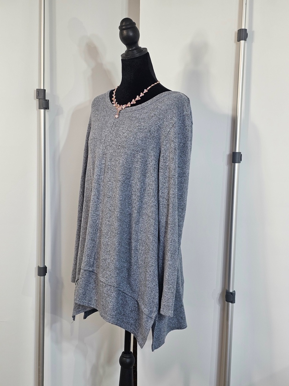 #151 Coin 1804 Los Angeles Gray Heather Button Back Asymmetrical Tunic Top M